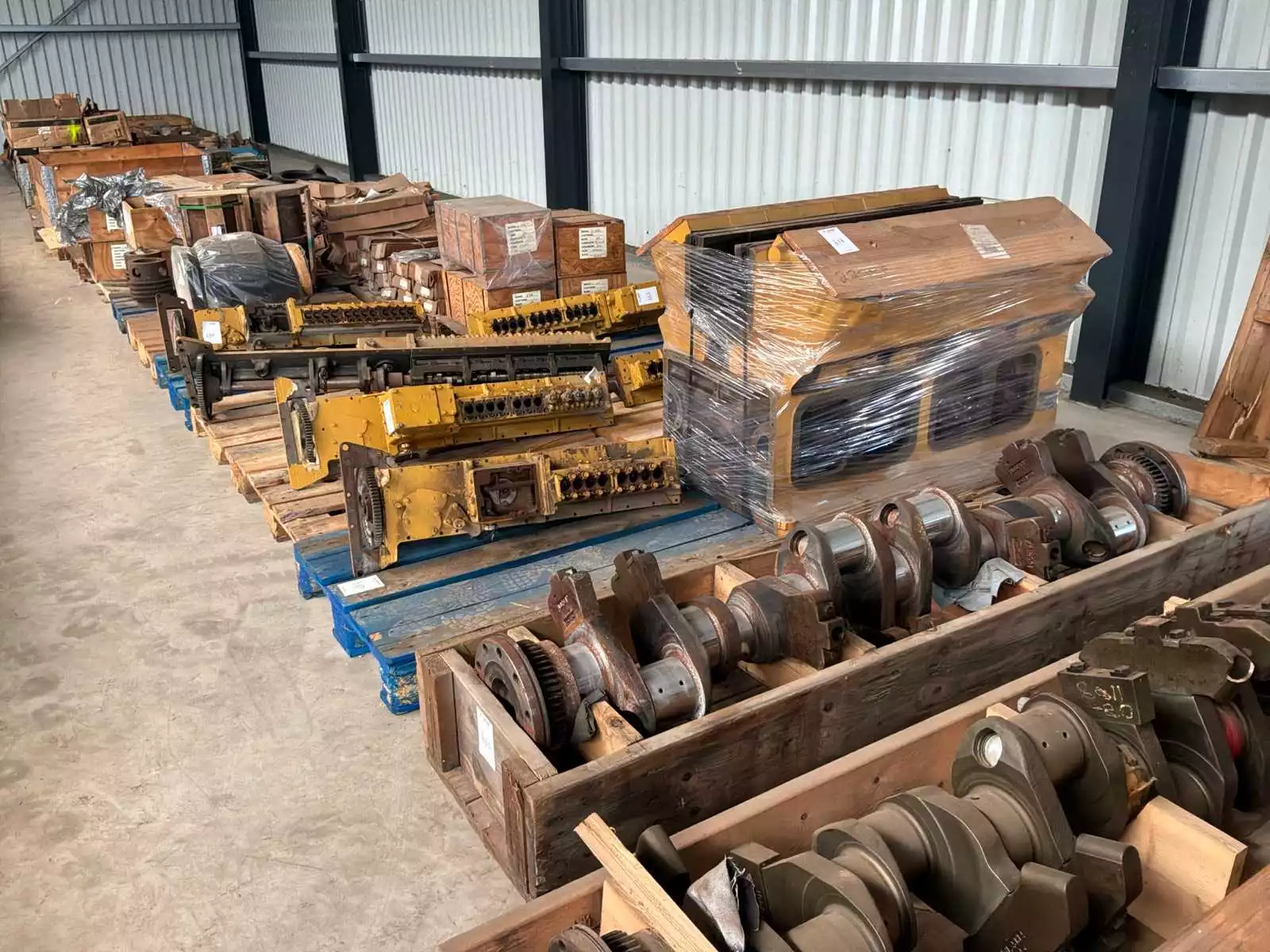 Combinatiekavel Caterpillar onderdelen (kavel 650-713)